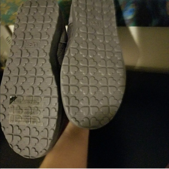 New uggs - Picture 4 of 6